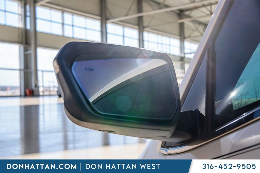 Used 2025 Volkswagen Atlas SE image 33