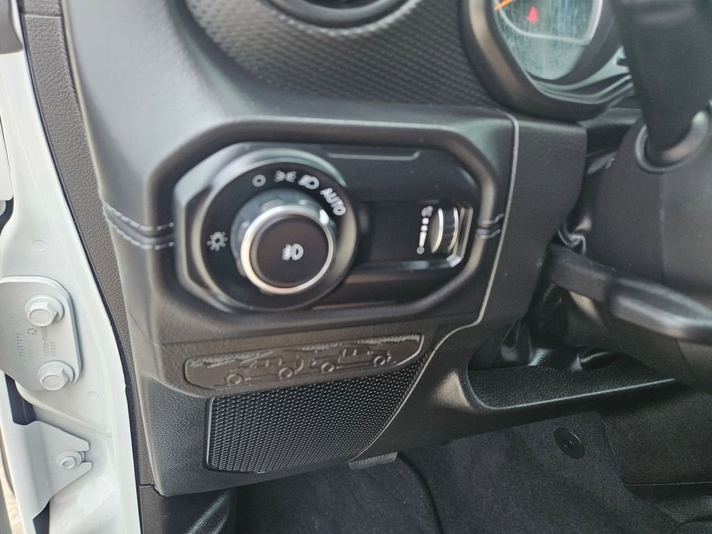 Used 2025 Jeep Wrangler Unlimited Rubicon image 21