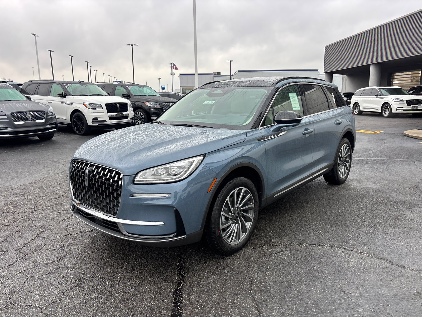 New 2026 Lincoln Corsair Reserve image 3