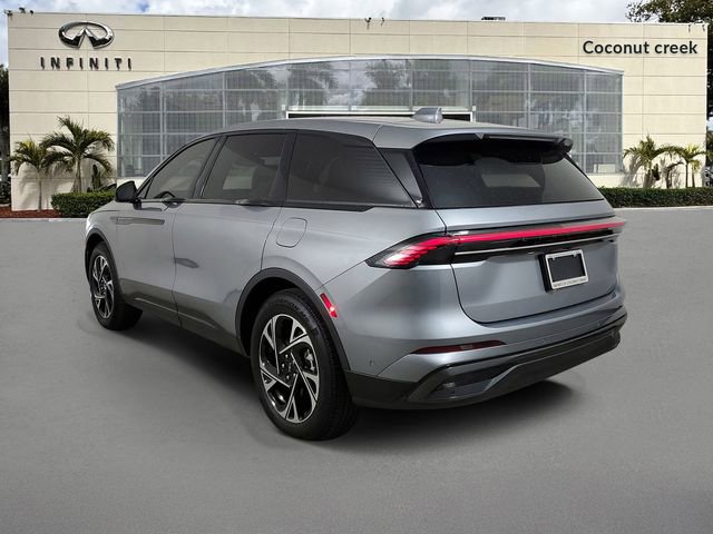 Used 2024 Lincoln Nautilus Premier w/ Jet Appearance Package image 4