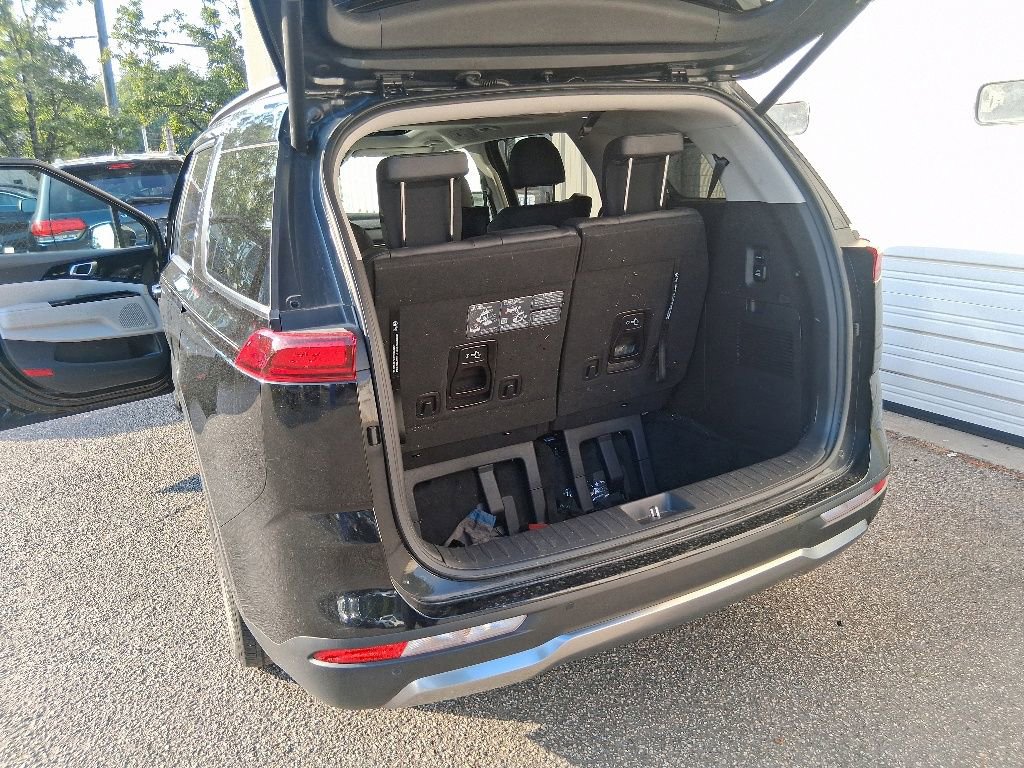 Used 2024 Kia Carnival SX Prestige FWD image 17