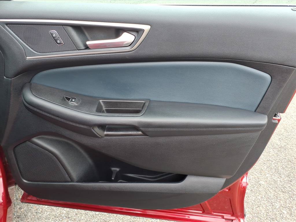 Used 2022 Ford Edge SEL w/ Sport Appearance Package AWD/4WD image 17