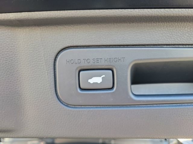 Certified 2025 Honda Pilot Black Edition image 10