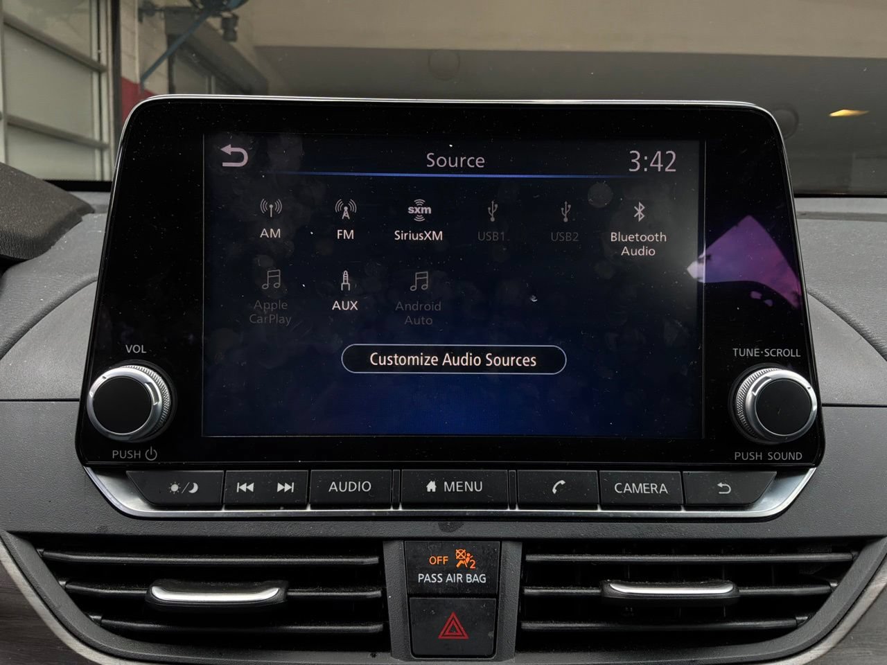 Used 2025 Nissan Altima 2.5 SV FWD image 29