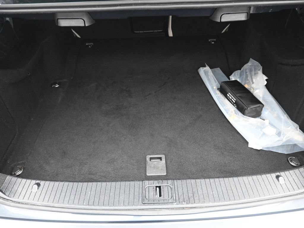 Used 2016 Mercedes-Benz E 350 Sedan image 23