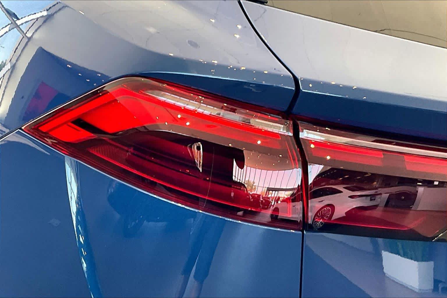 New 2026 Audi SQ8 Premium Plus AWD/4WD image 14