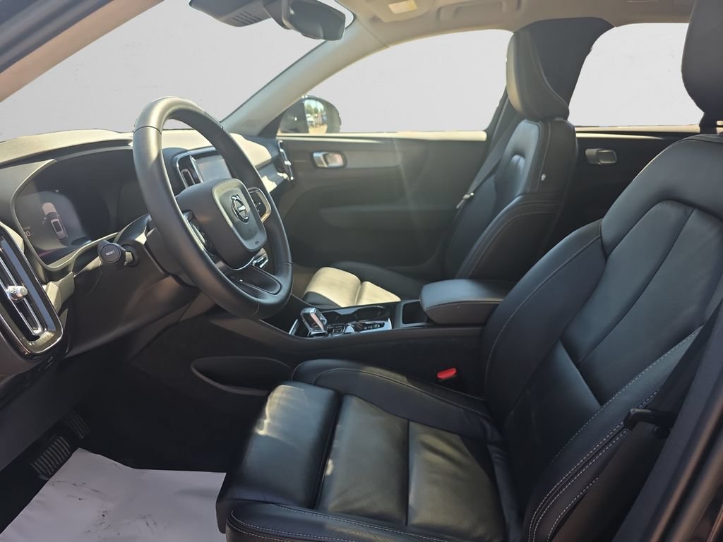 Used 2023 Volvo XC40 B5 Ultimate w/ Climate Package AWD/4WD image 11