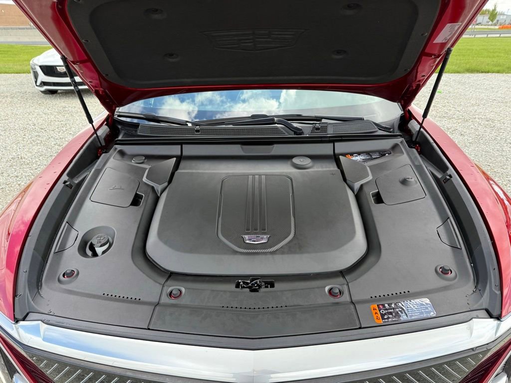 Used 2024 Cadillac Lyriq Luxury w/ LPO, Floor Liner Package AWD/4WD image 18