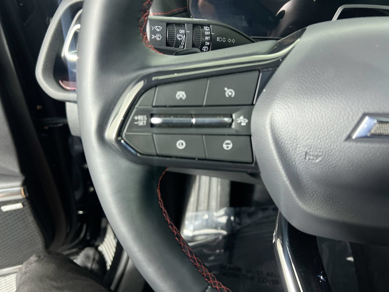 Used 2026 Chevrolet Traverse RS FWD image 10