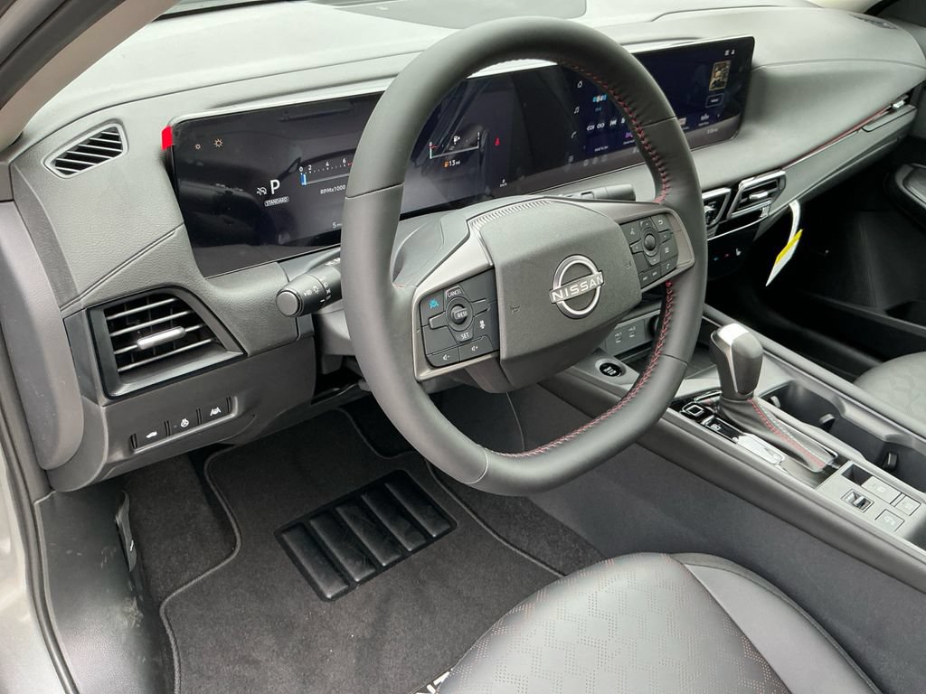 New 2026 Nissan Sentra SR w/ SR Premium Package FWD image 31