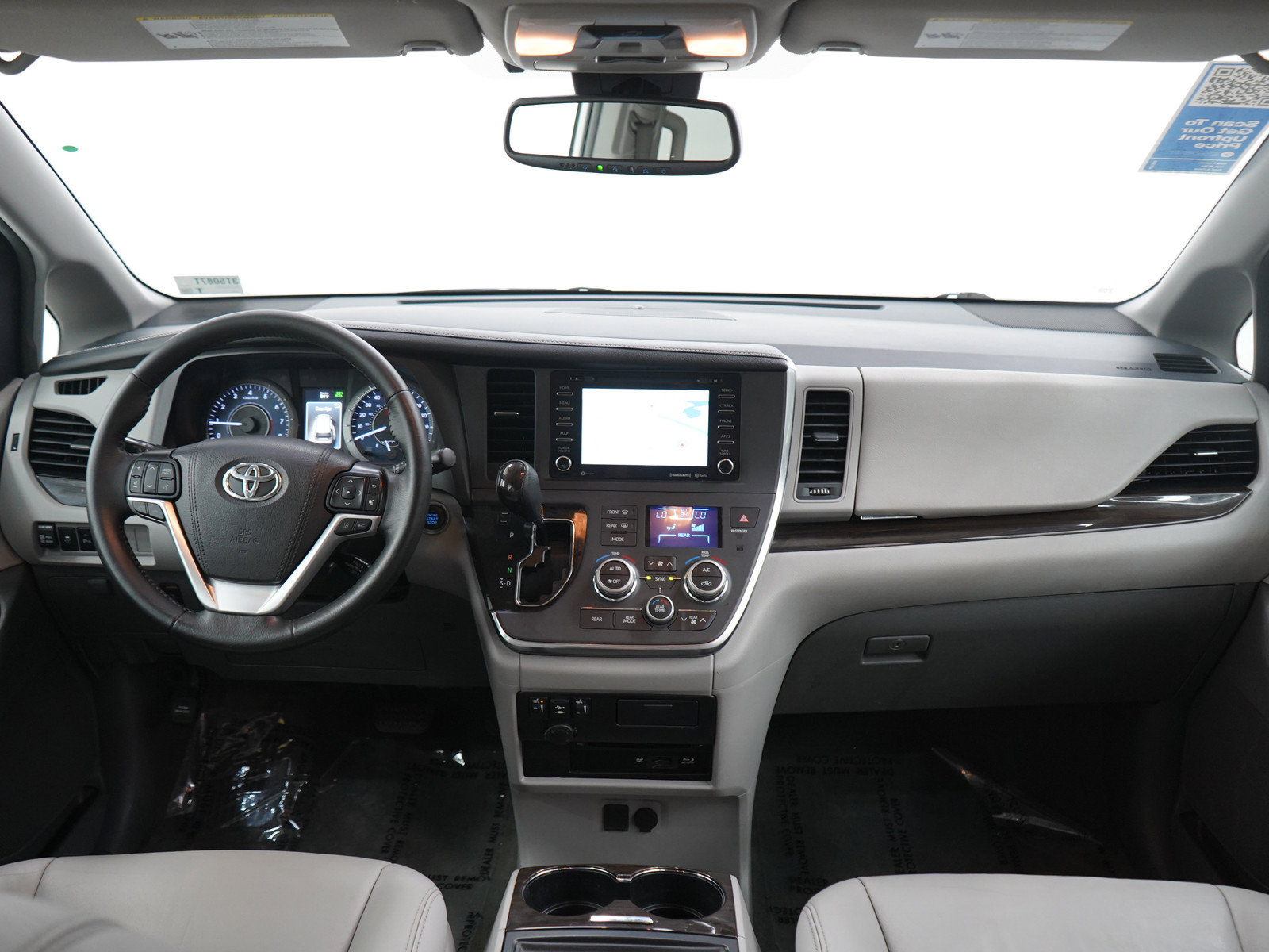 Used 2019 Toyota Sienna XLE Premium AWD/4WD image 14