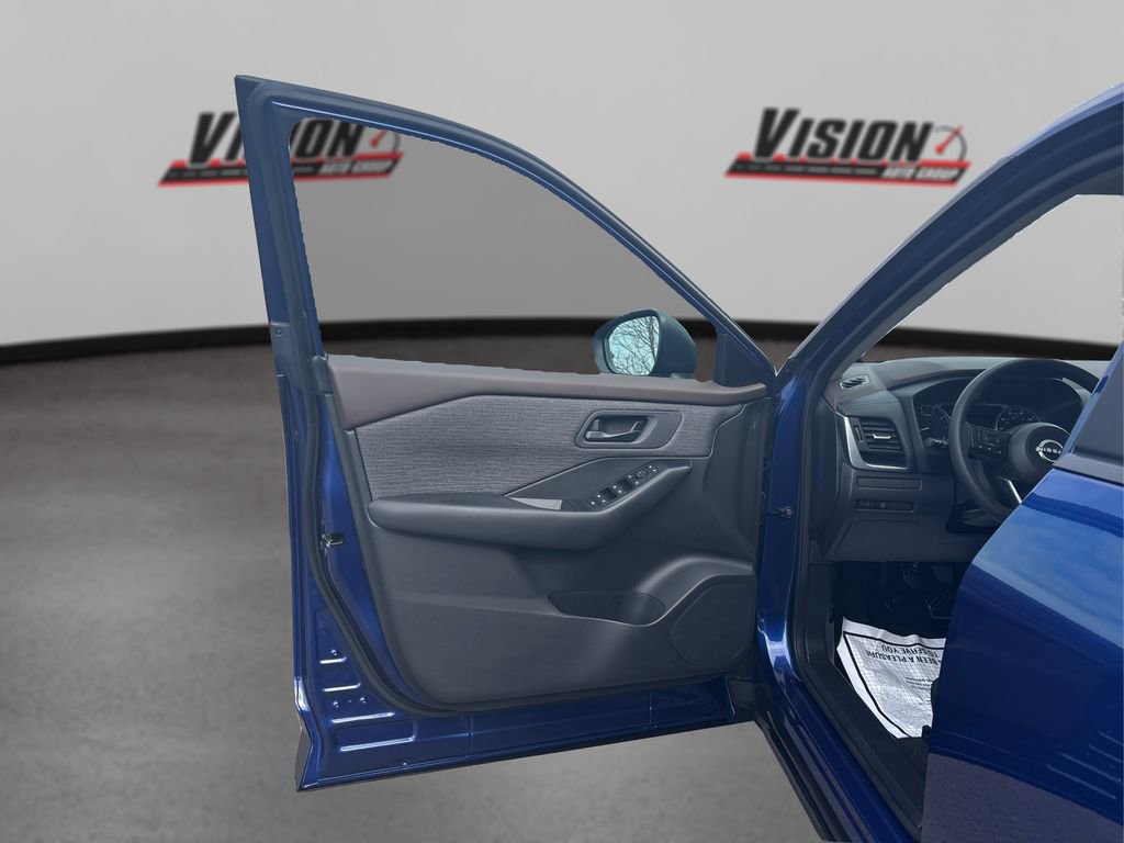 Used 2023 Nissan Rogue S image 22