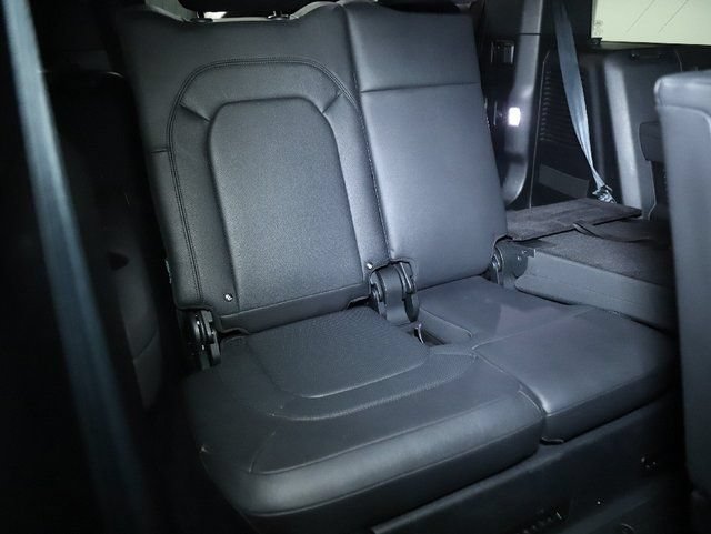 Certified 2023 Land Rover Defender 130 SE AWD/4WD image 31