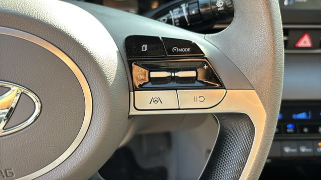 Used 2021 Hyundai Elantra SEL FWD image 14
