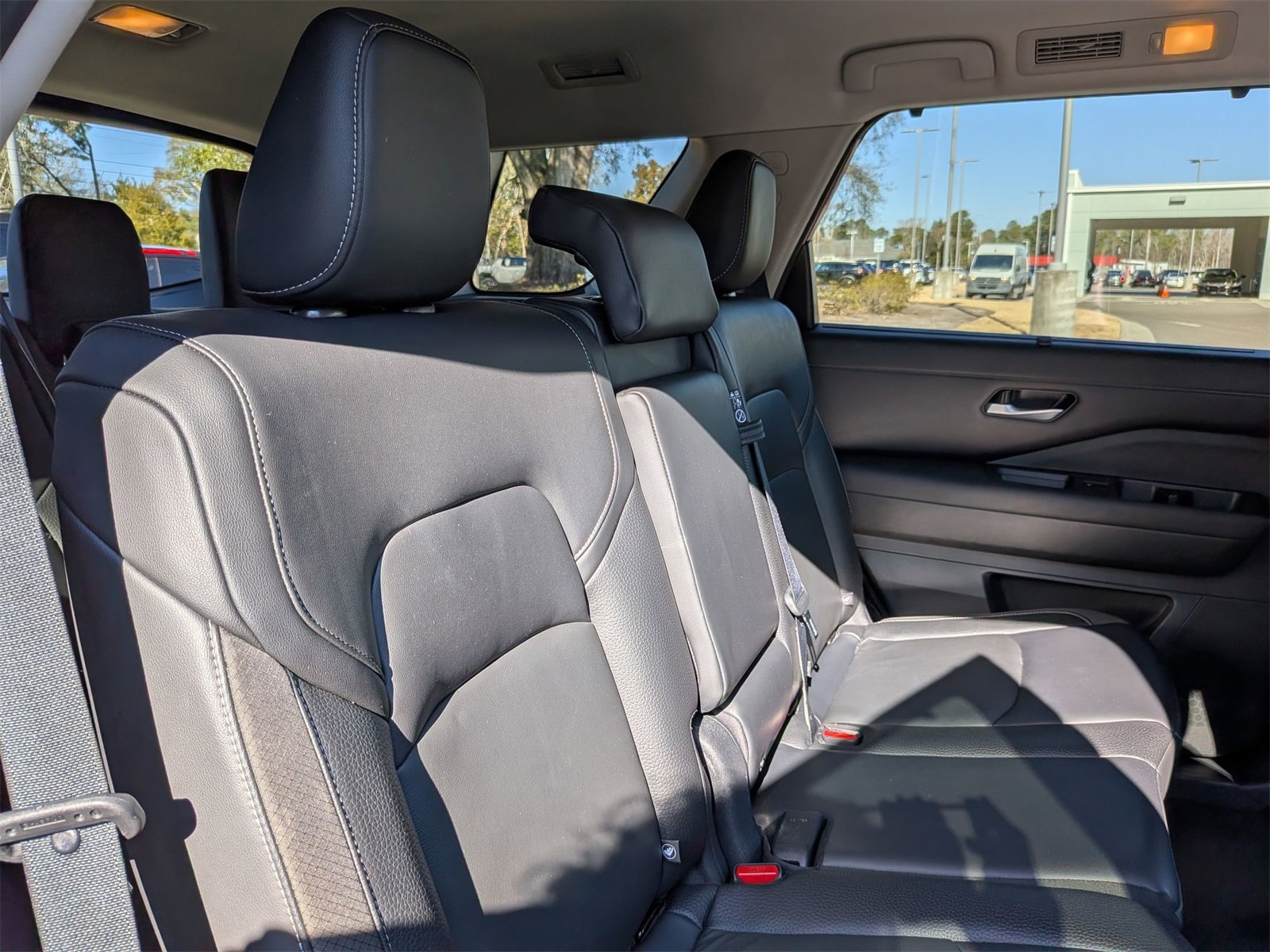 Used 2022 Nissan Pathfinder SL w/ SL Black Package image 41