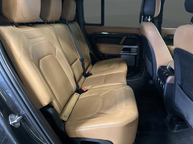 Used 2023 Land Rover Defender 130 First Edition image 32