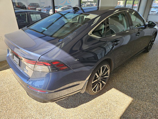 Used 2025 Honda Accord Touring image 2