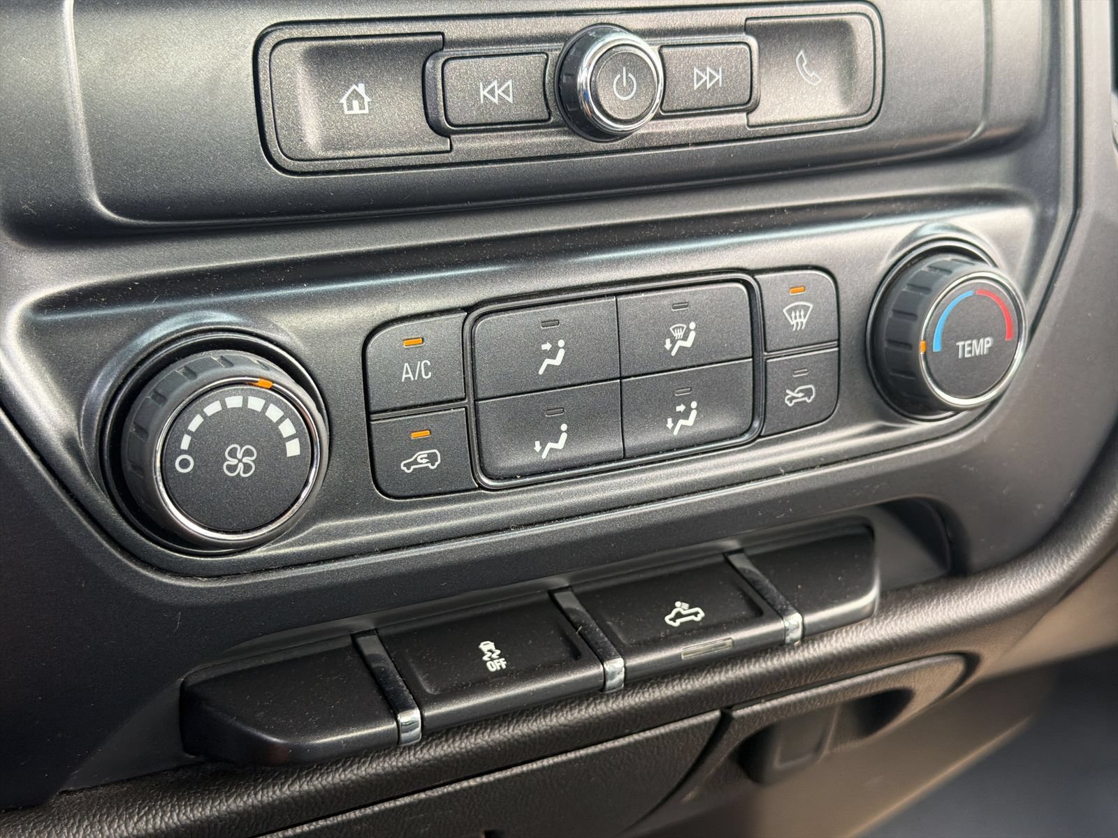 Used 2018 Chevrolet Silverado 1500 W/T AWD/4WD image 27