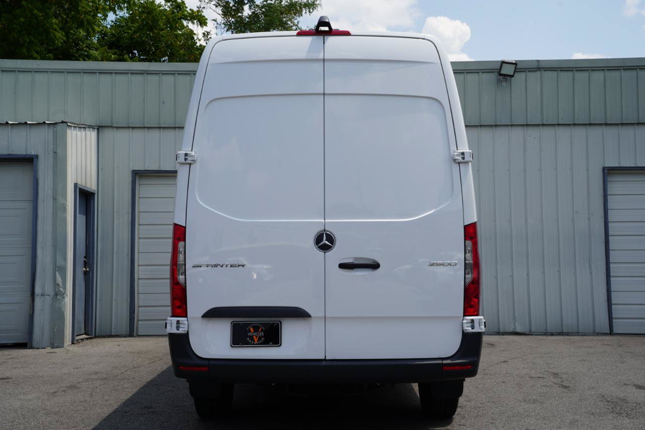 Used 2025 Mercedes-Benz Sprinter 2500 image 9