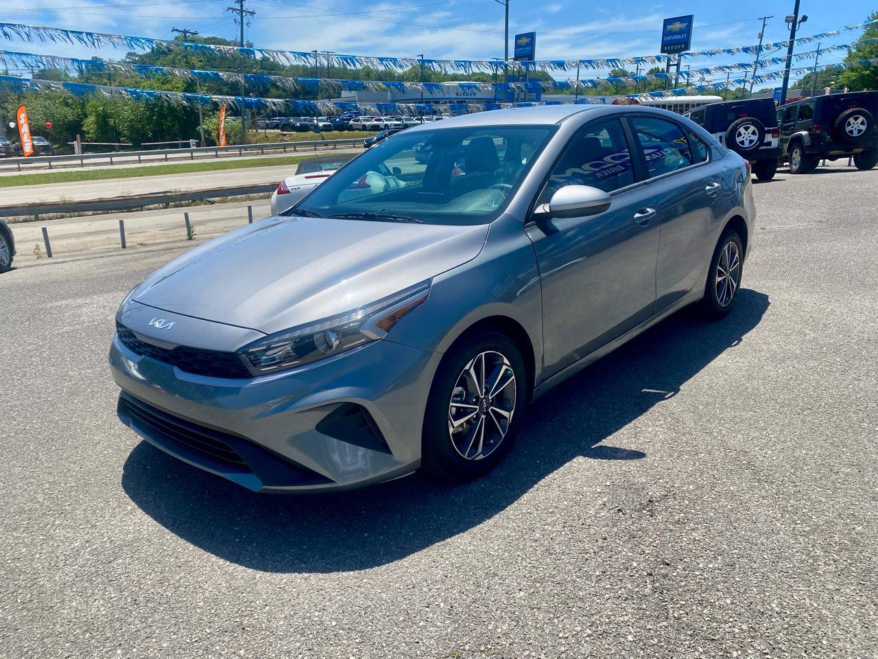 Used 2024 Kia Forte LXS FWD image 3