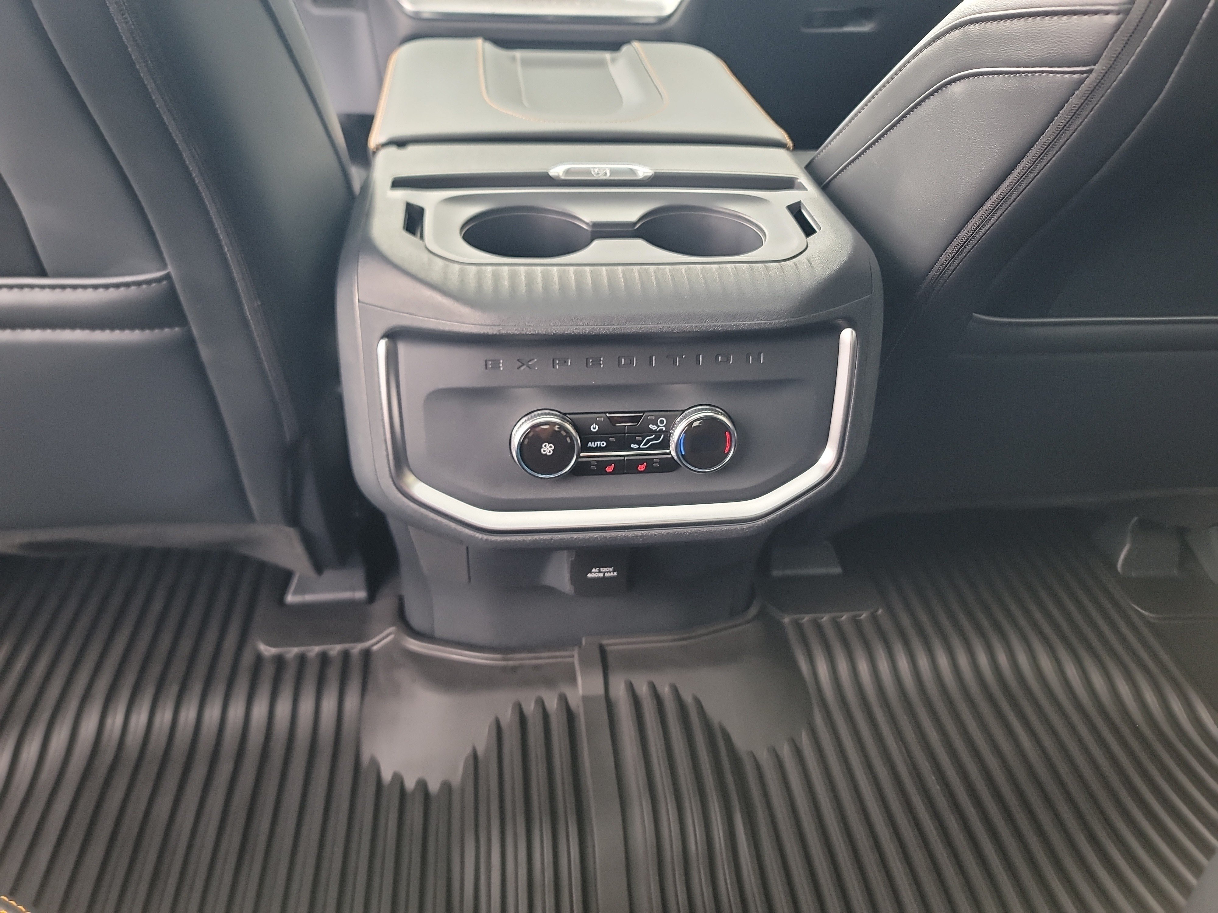 Used 2025 Ford Expedition Tremor AWD/4WD image 24