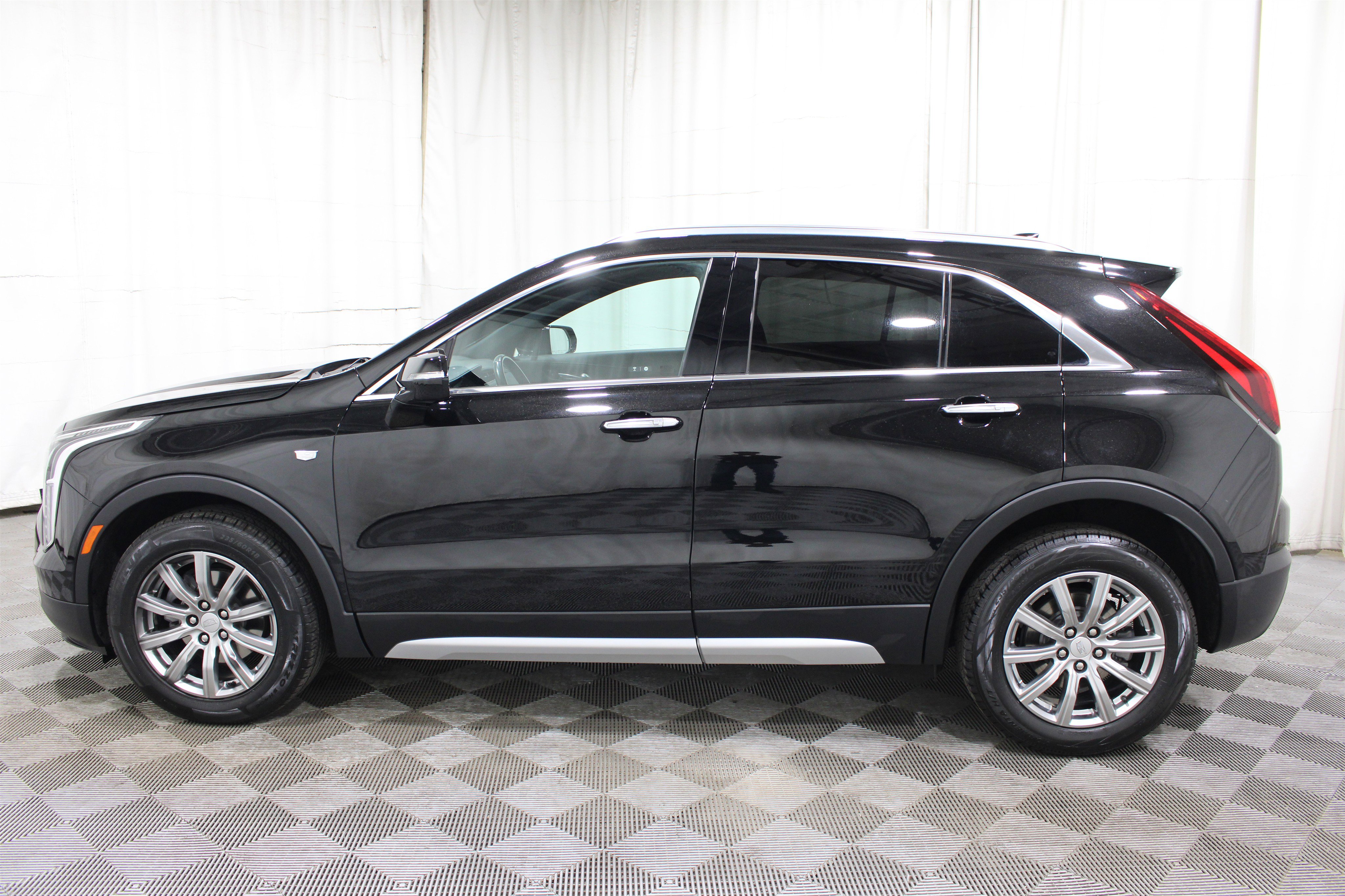 Used 2021 Cadillac XT4 Premium Luxury image 33