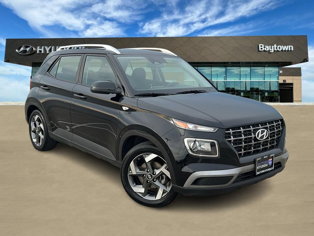 Used 2025 Hyundai Venue SEL FWD image 1