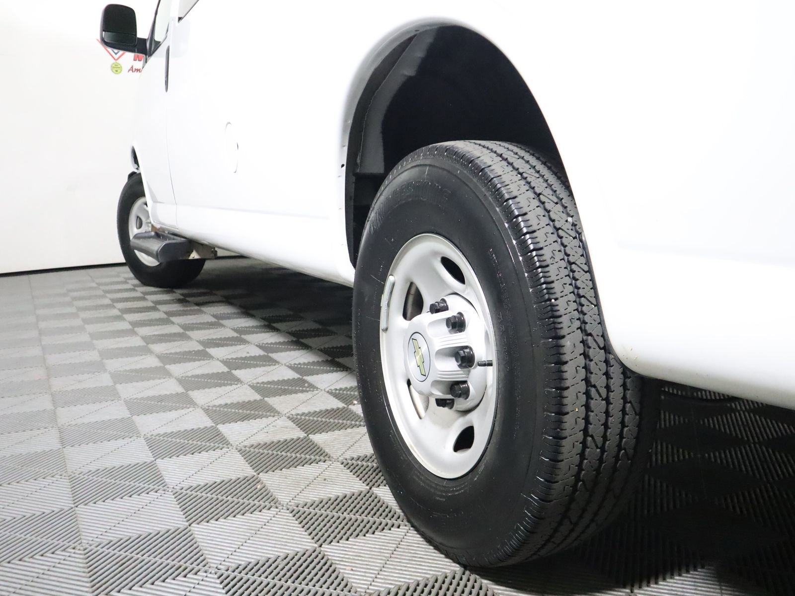 Used 2023 Chevrolet Express 3500 LT w/ LT Preferred Equipment Group image 12