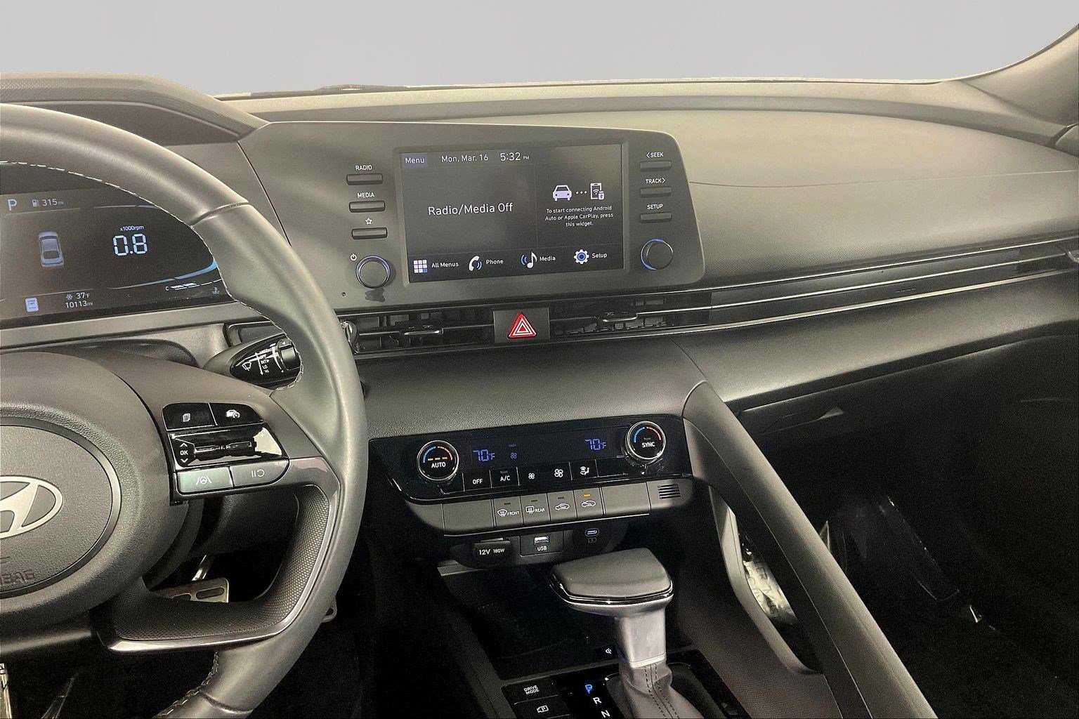 Used 2025 Hyundai Elantra Sport image 9