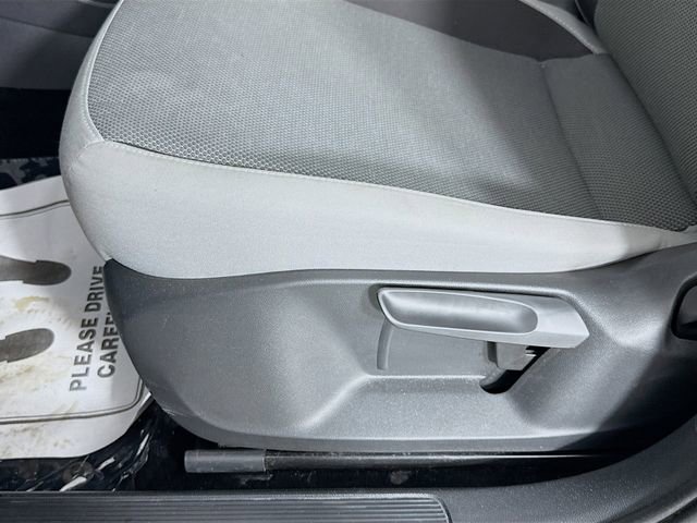 Used 2022 Volkswagen Taos S image 18