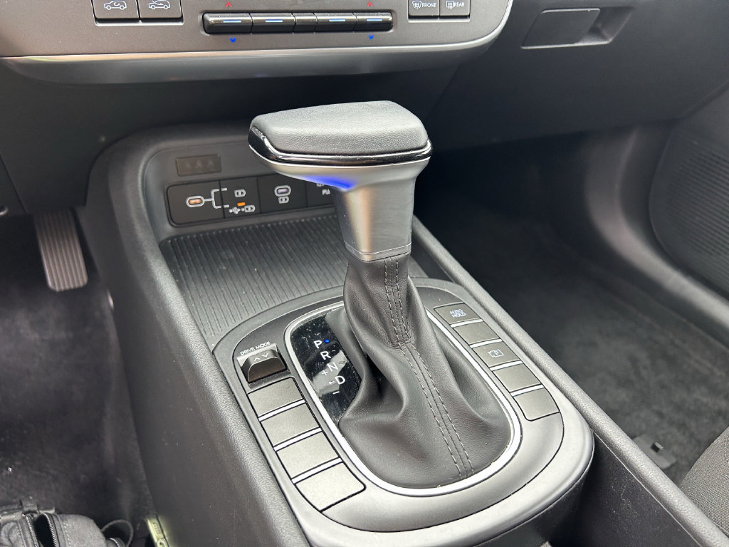 Certified 2024 Hyundai Kona SEL FWD image 28