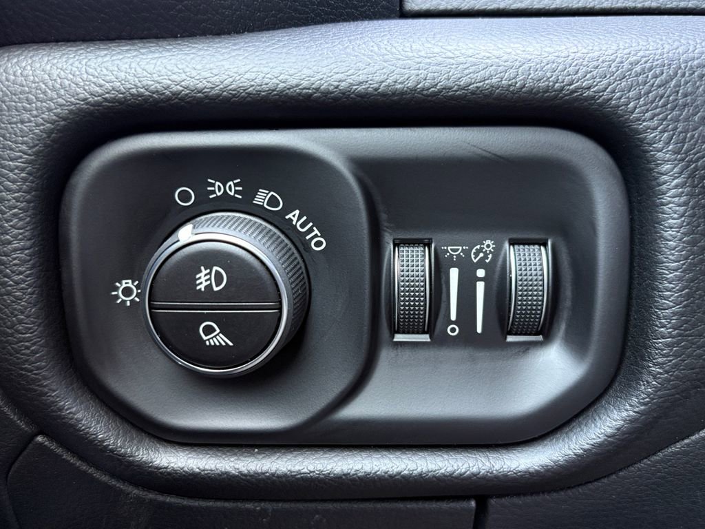 New 2026 RAM 1500 Laramie AWD/4WD image 2