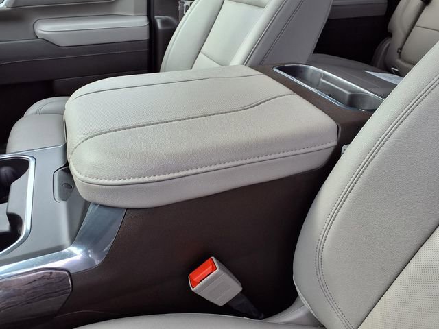 Used 2025 Chevrolet Silverado 3500 LTZ w/ LTZ Convenience Package image 58