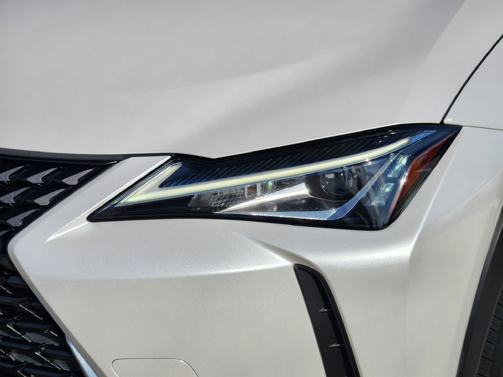 Used 2021 Lexus UX 200 w/ Premium Package FWD image 9