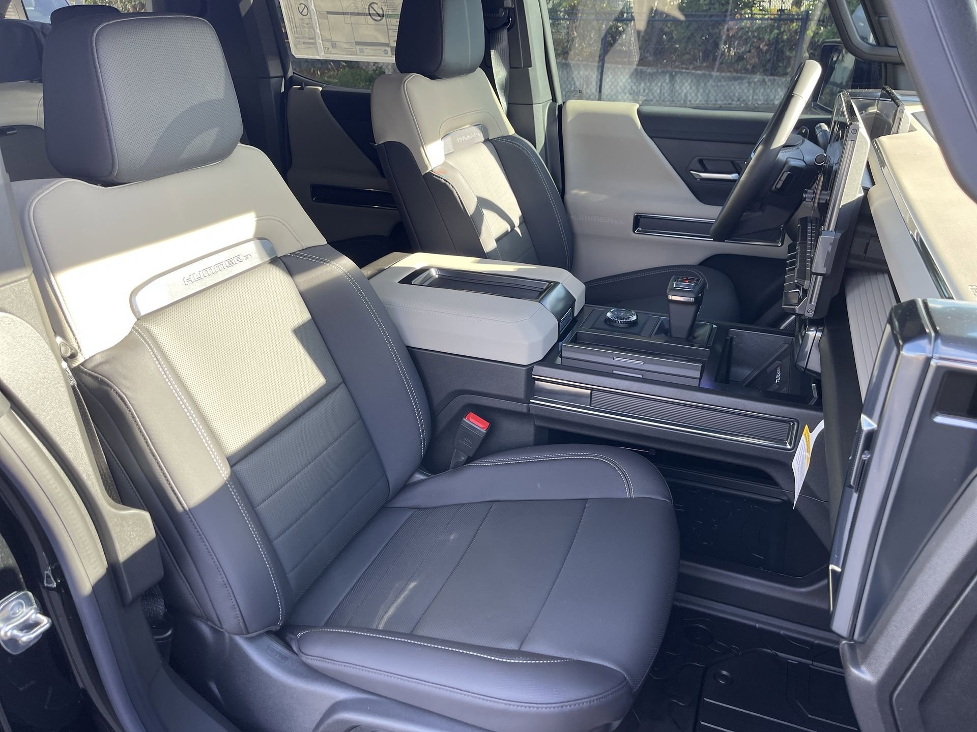 New 2026 GMC Hummer EV SUV w/ LPO, Roof Cross Rail Package image 62