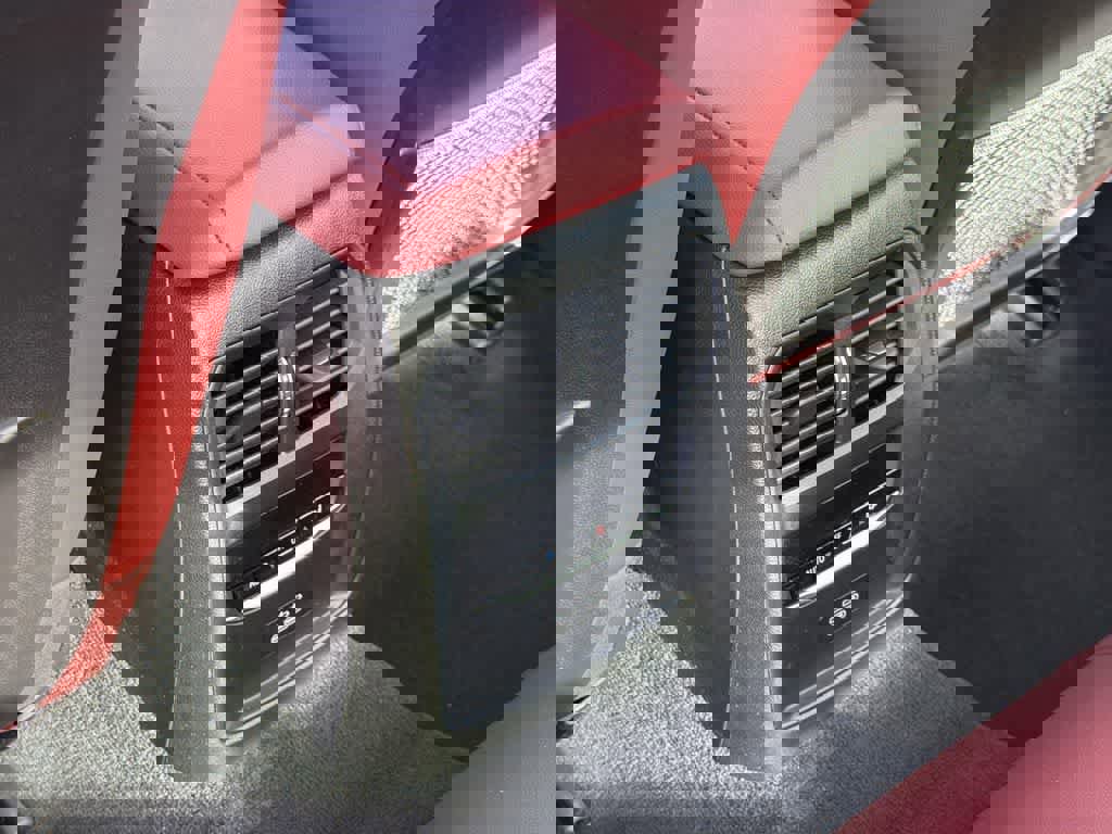 Used 2023 BMW 330e 330e image 31