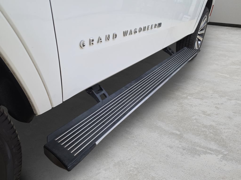 Certified 2023 Jeep Grand Wagoneer L Series II AWD/4WD image 31