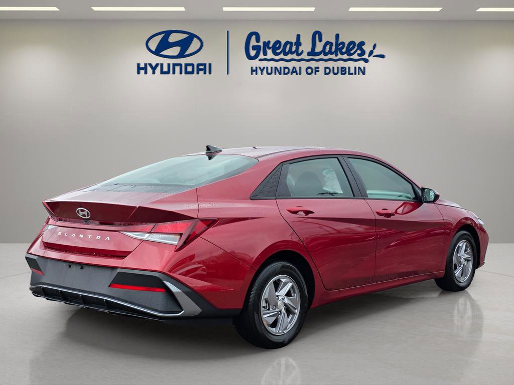 Used 2024 Hyundai Elantra SE image 5