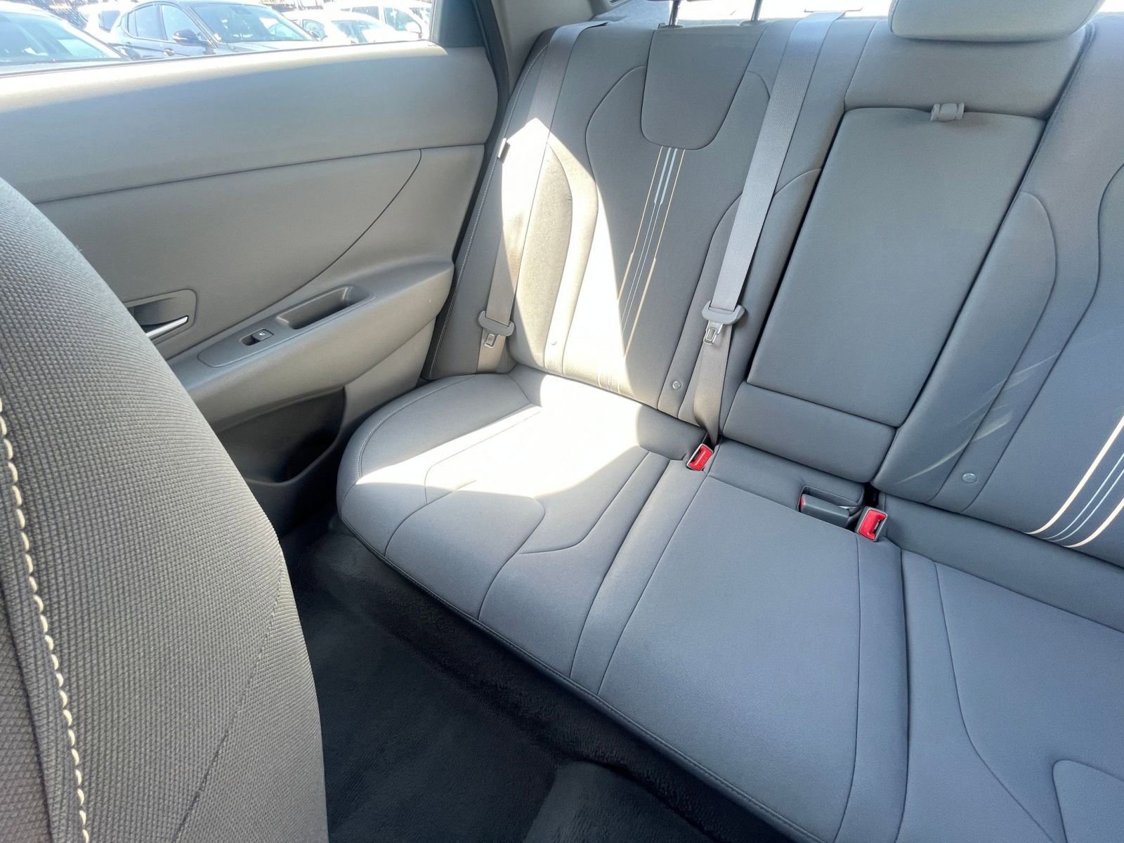 Used 2025 Hyundai Elantra SEL image 40