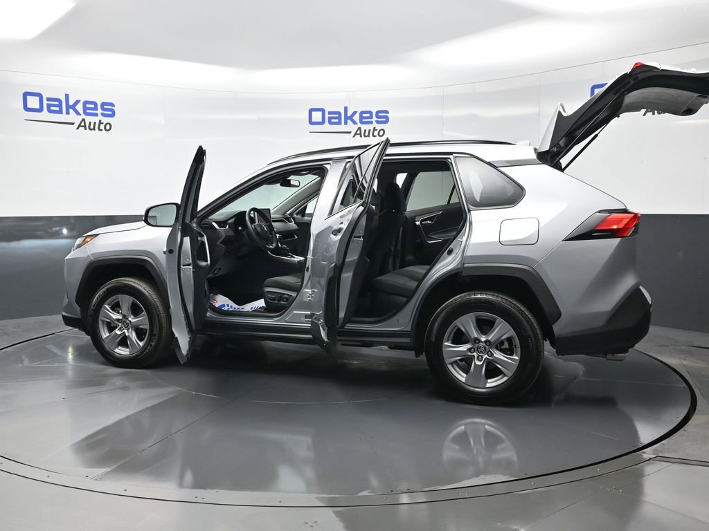 Used 2025 Toyota RAV4 XLE image 55