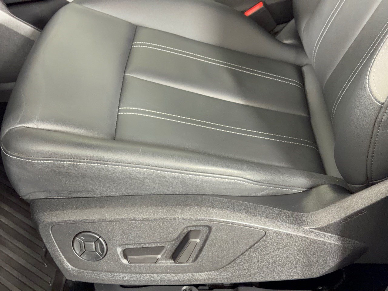 Used 2024 Audi Q4 e-tron Premium Plus w/ Premium Plus AWD/4WD image 16