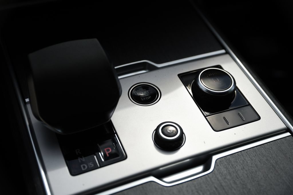 New 2027 Land Rover Range Rover SE AWD/4WD image 17