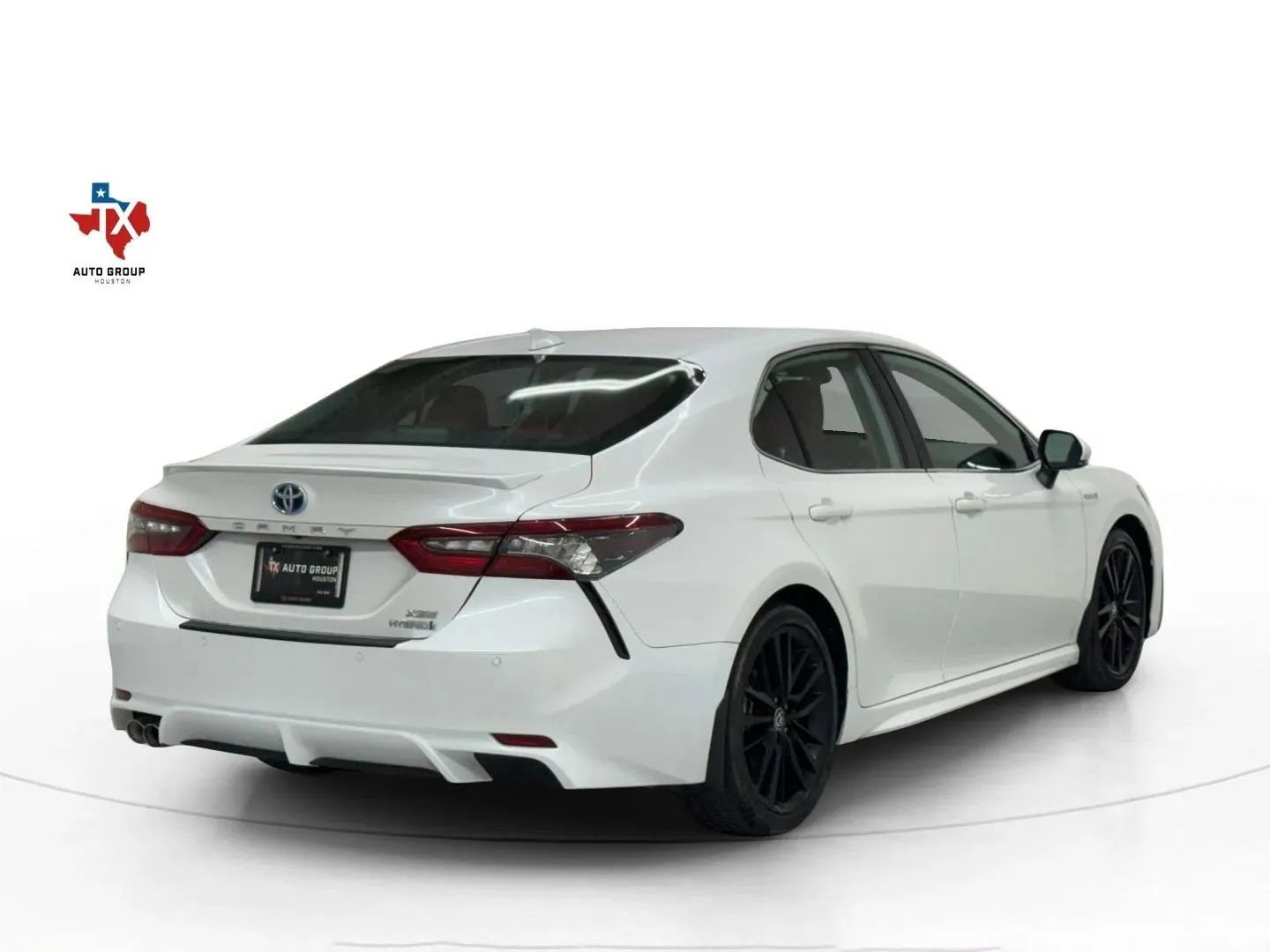 Used 2021 Toyota Camry XSE w/ Navigation Upgrade Package image 6