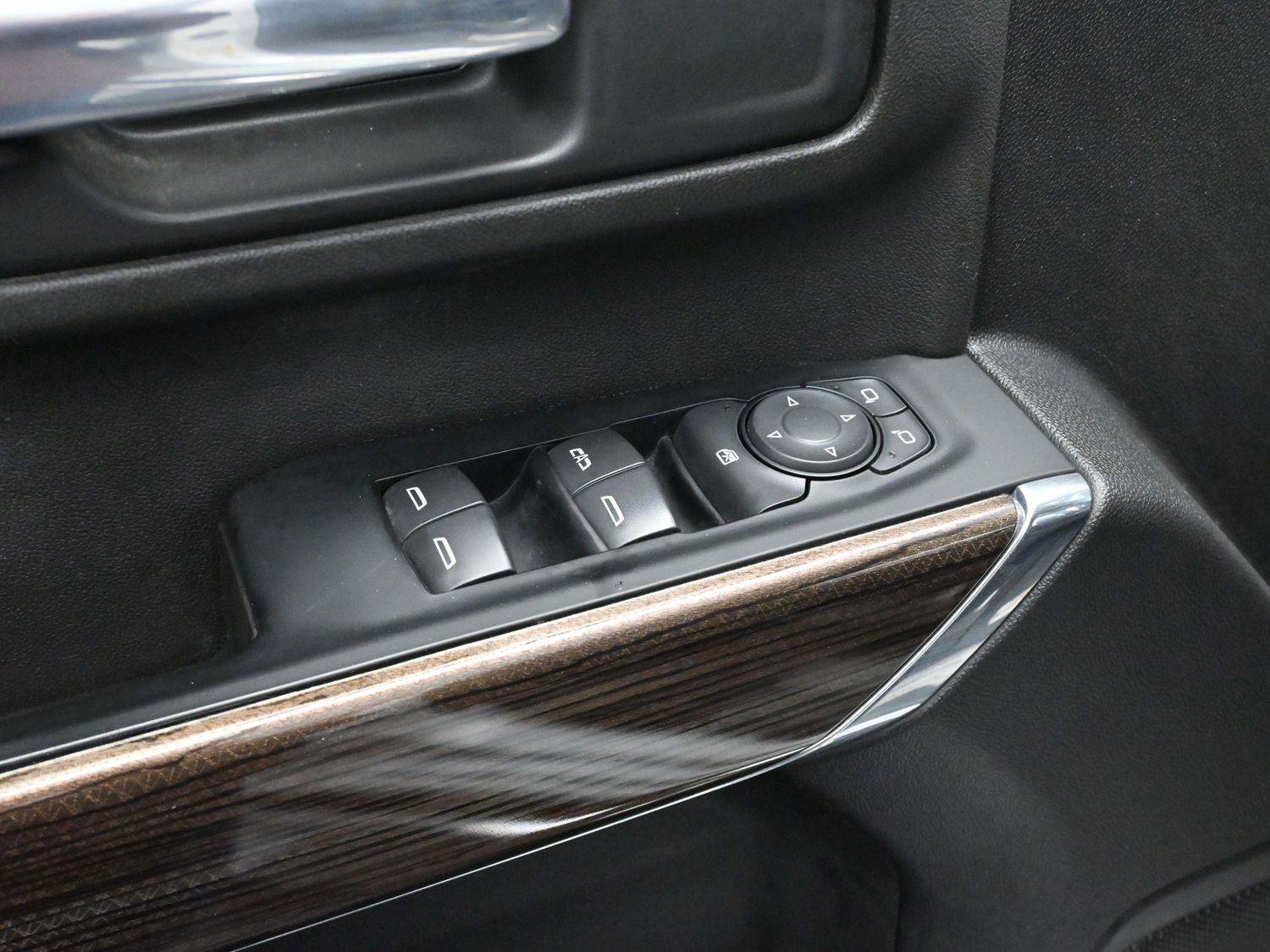 Used 2023 Chevrolet Silverado 2500 LT w/ Convenience Package image 11