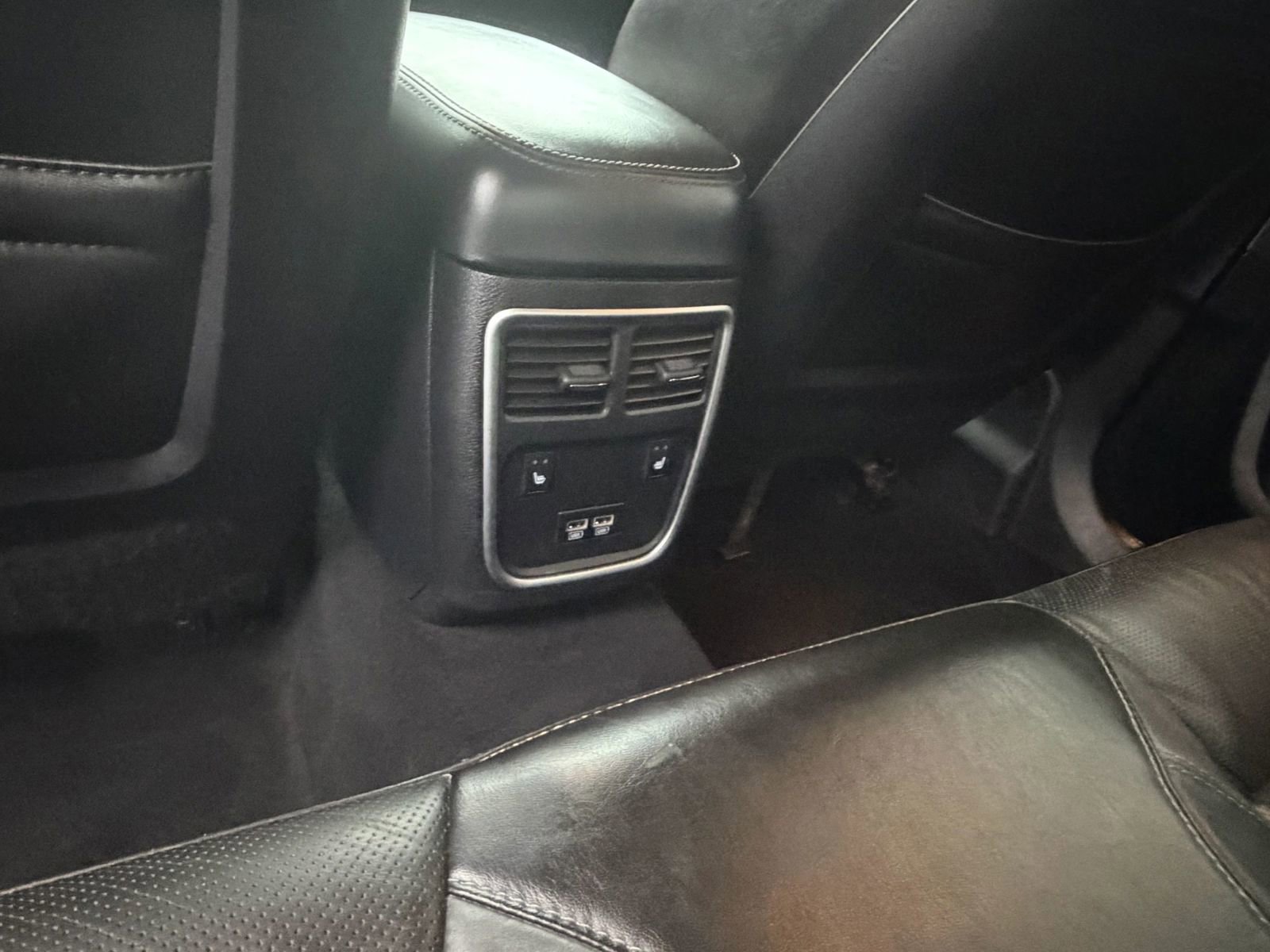 Used 2020 Dodge Charger SXT w/ Leather Interior Group image 15