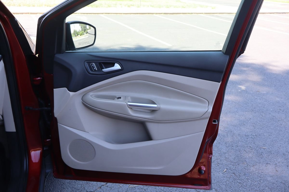 Used 2016 Ford Escape SE FWD image 26