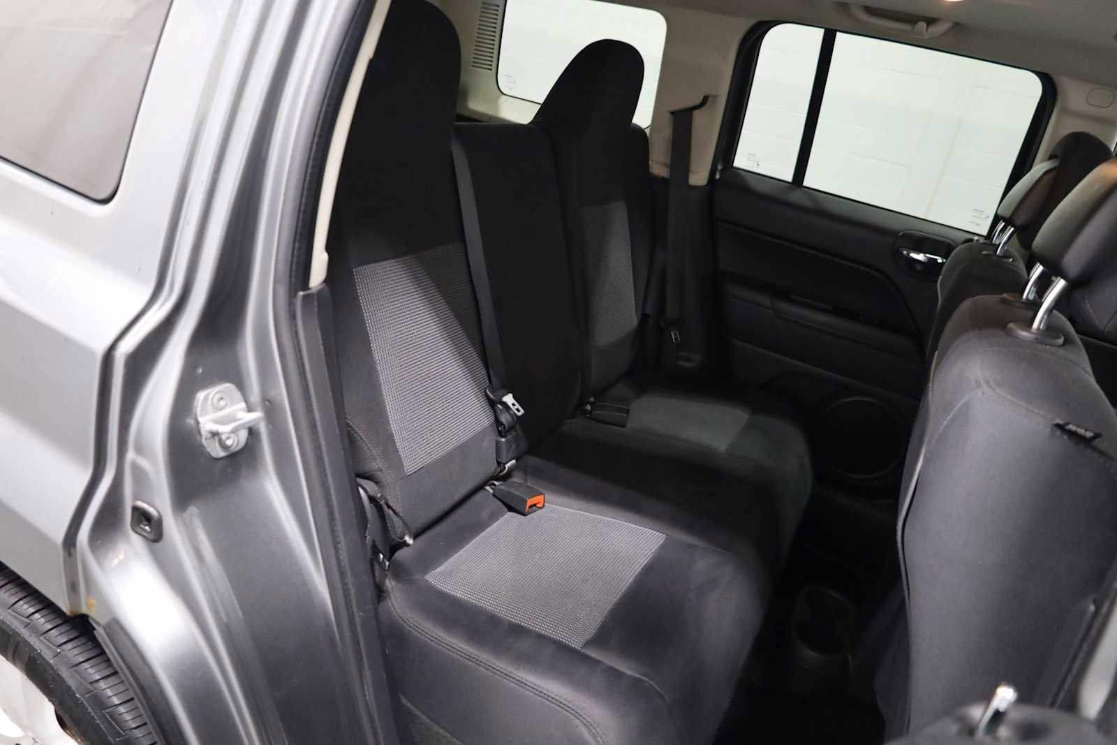 Used 2014 Jeep Patriot Latitude w/ Sun/Sound Group image 32