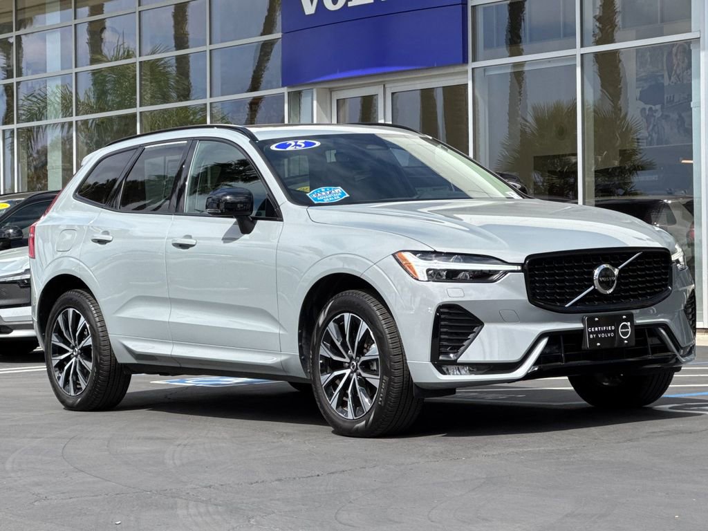 Certified 2025 Volvo XC60 B5 Core image 7