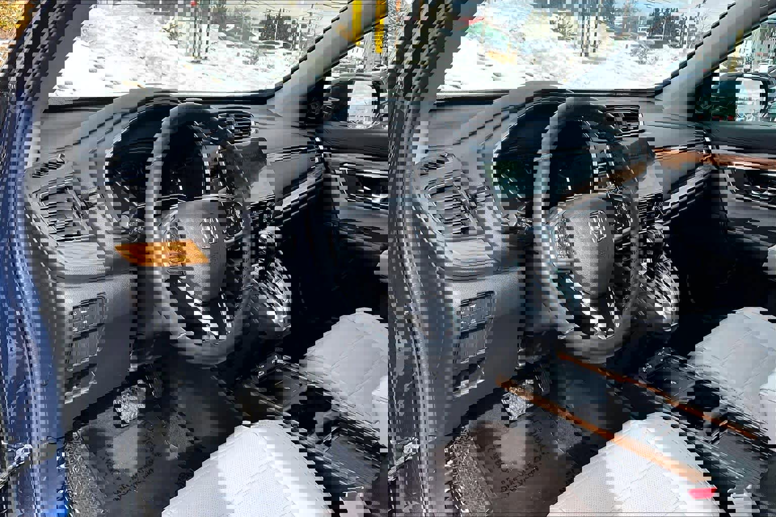 Used 2020 Honda CR-V Touring image 18