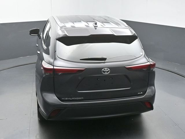 Used 2024 Toyota Highlander XLE FWD image 46